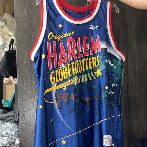 vintage Autographed Reebok Harlem Globetrotters basketball jersey. size XL